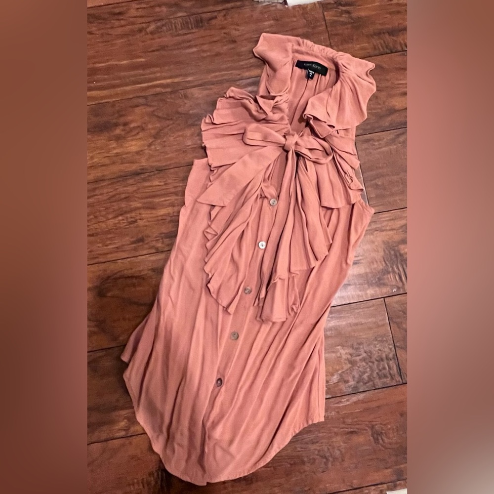 Karen Kane ruffle sleeveless button up Size XS
